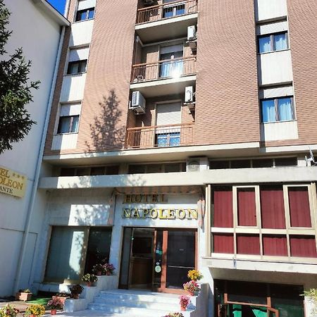 Hotel Napoleon Pontremoli Exterior photo
