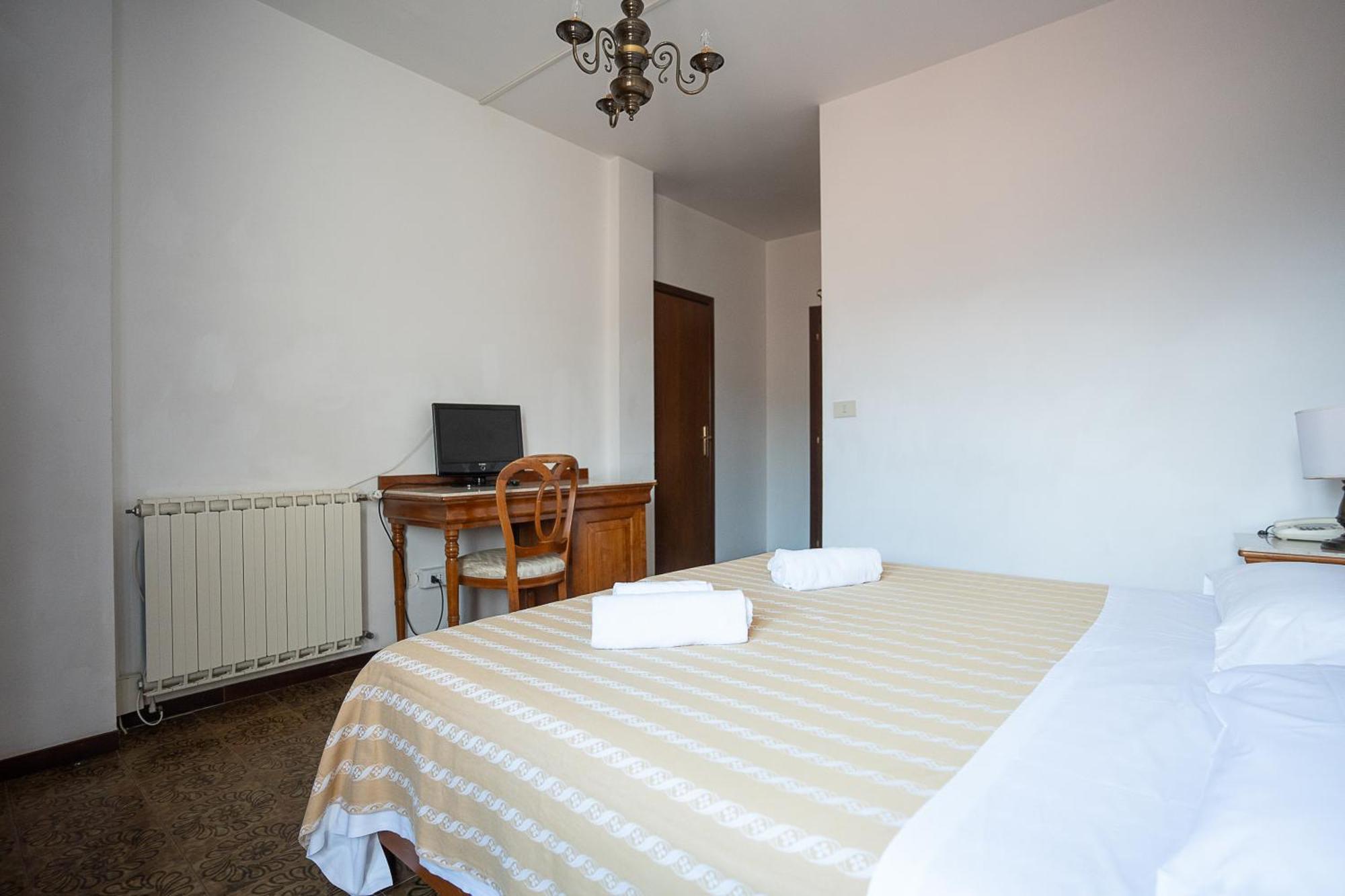 Hotel Napoleon Pontremoli Exterior photo