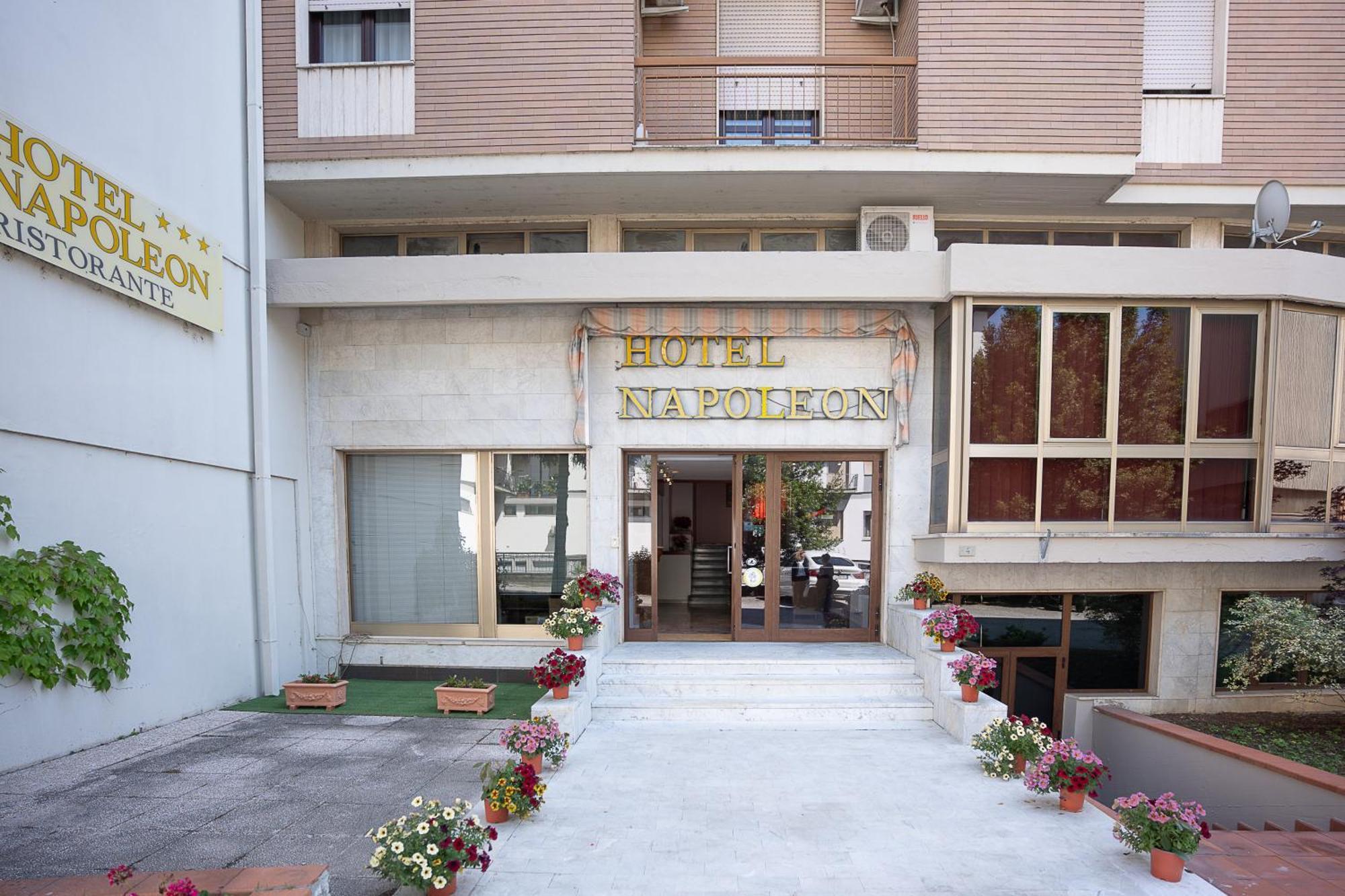 Hotel Napoleon Pontremoli Exterior photo