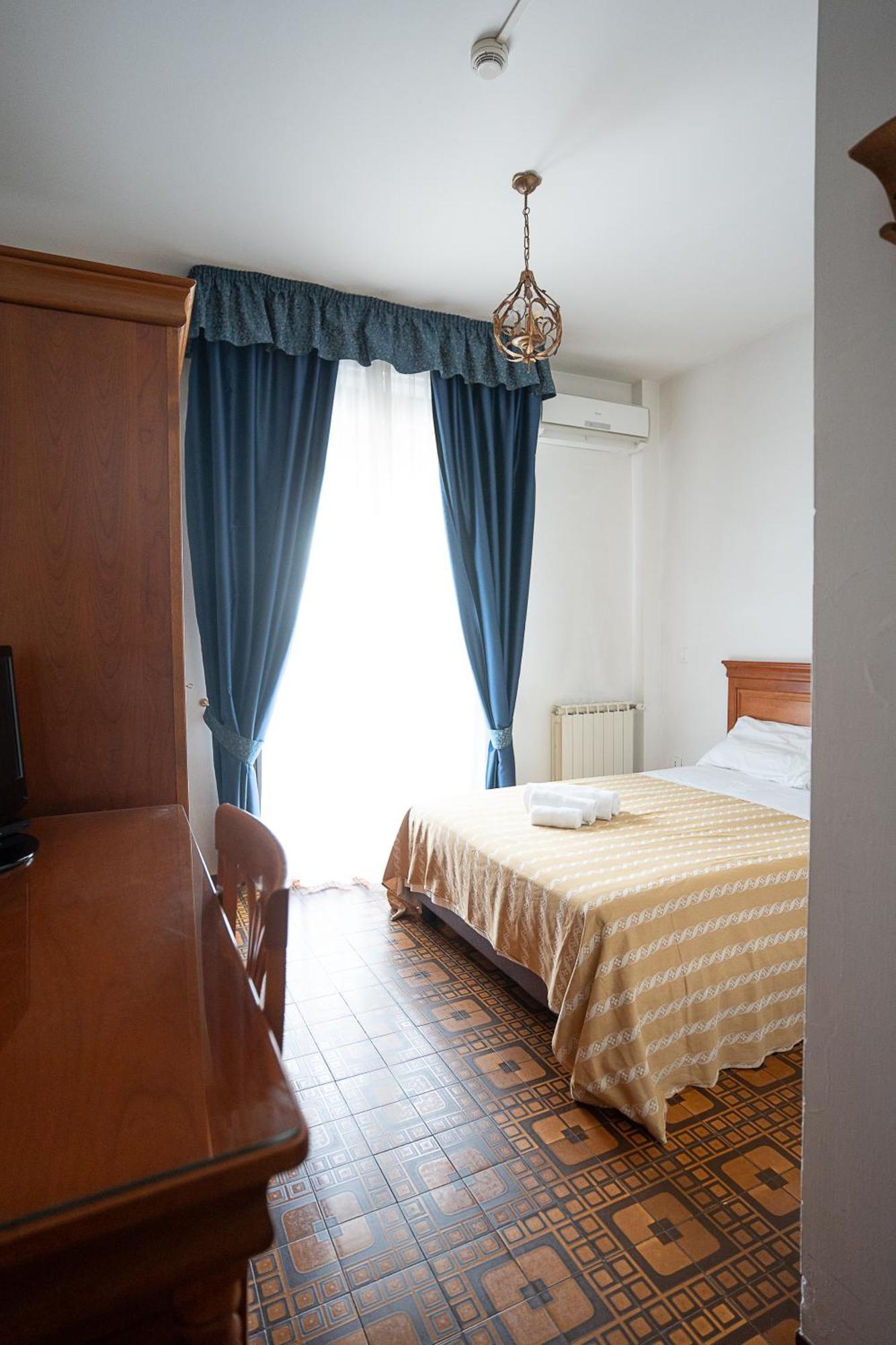 Hotel Napoleon Pontremoli Exterior photo